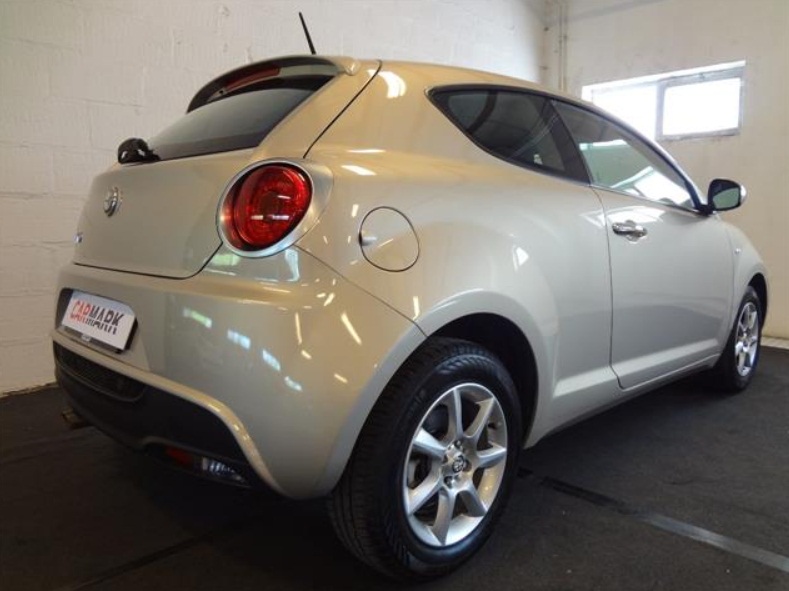 Left hand drive ALFA ROMEO MITO 1.4i Junior